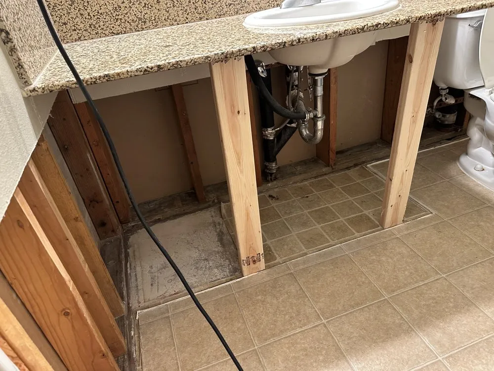 Slide of Rey’s Plumbing Tech