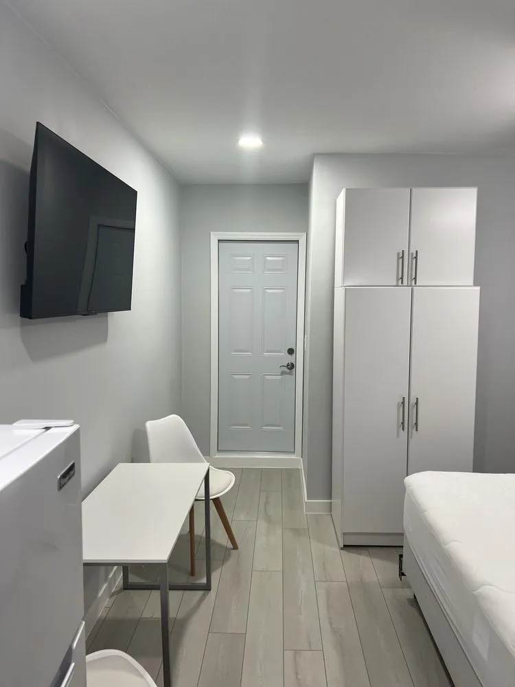 Slide of Rey's Reliable Handyman Services