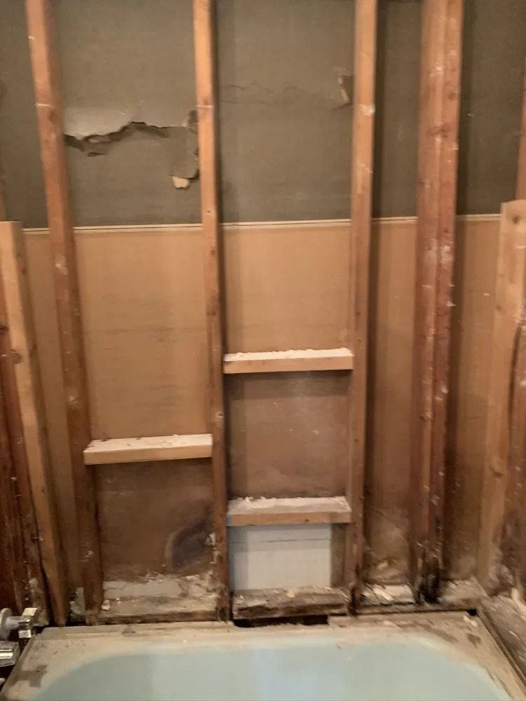 Slide of RH Emergency plumbing & construction