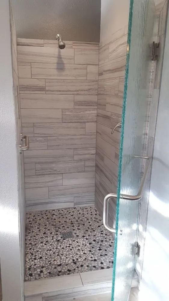 Slide of RHandyman and Designs