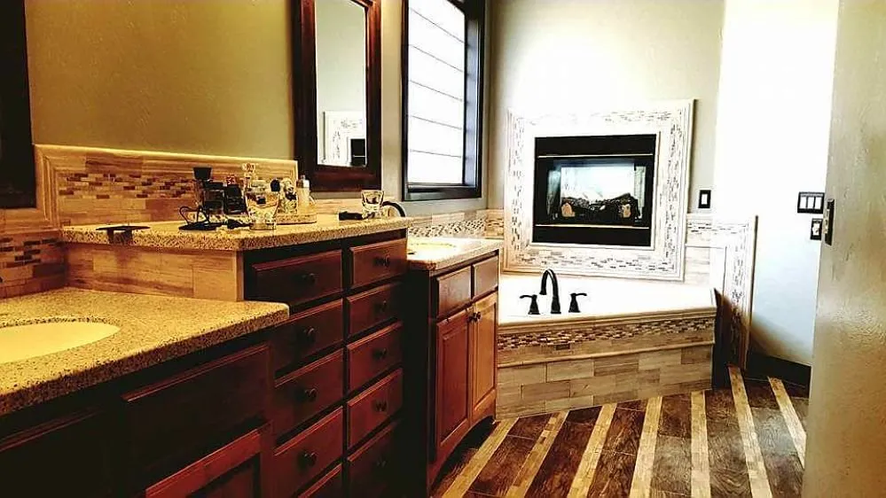 Slide of RHandyman and Designs