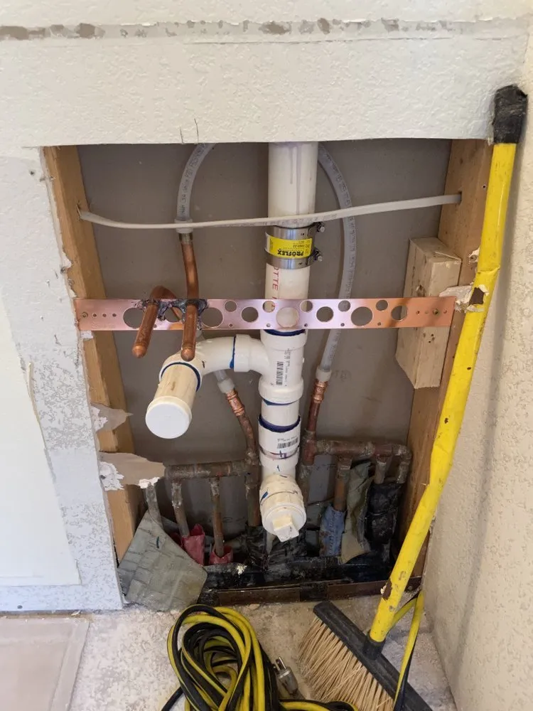 Professional water heater service experts serving Los Angeles, CA - Rhodney Plumbing Services