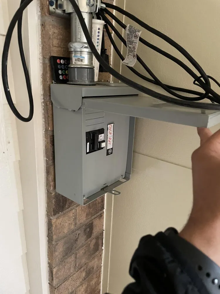 Slide of Ricardo's Services