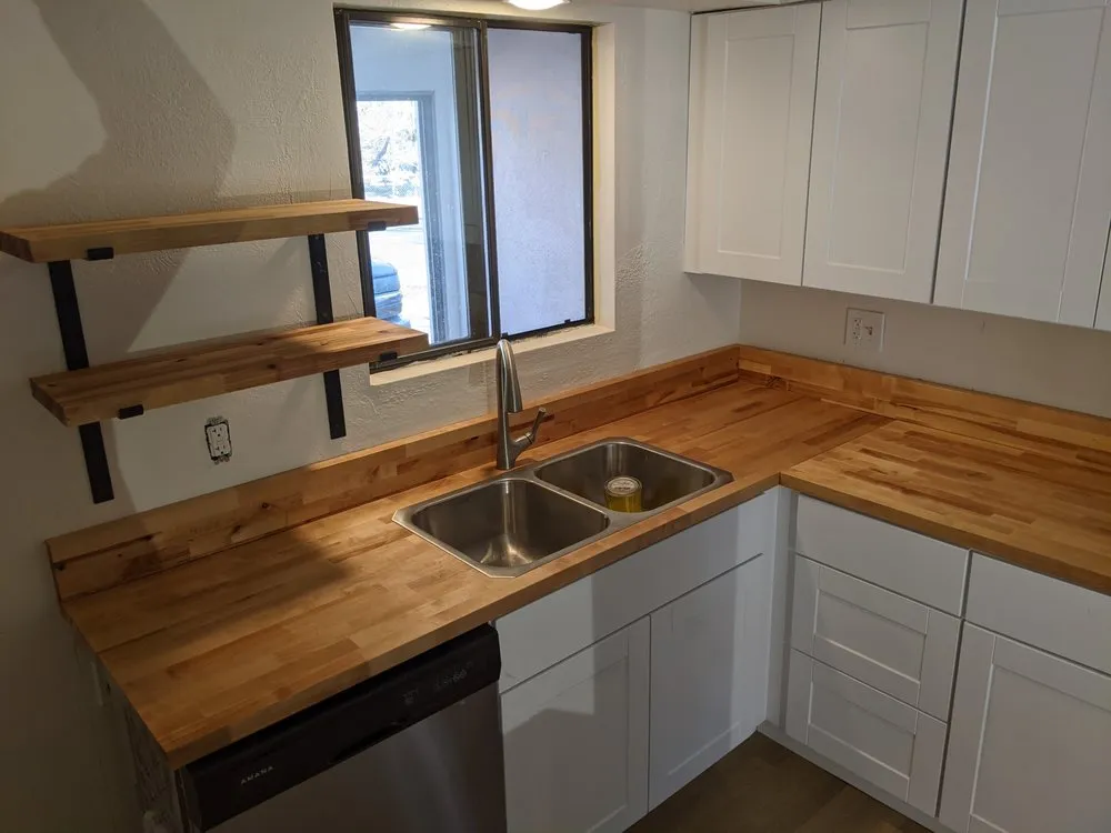 Slide of Richard Fernandez Maintenance Services