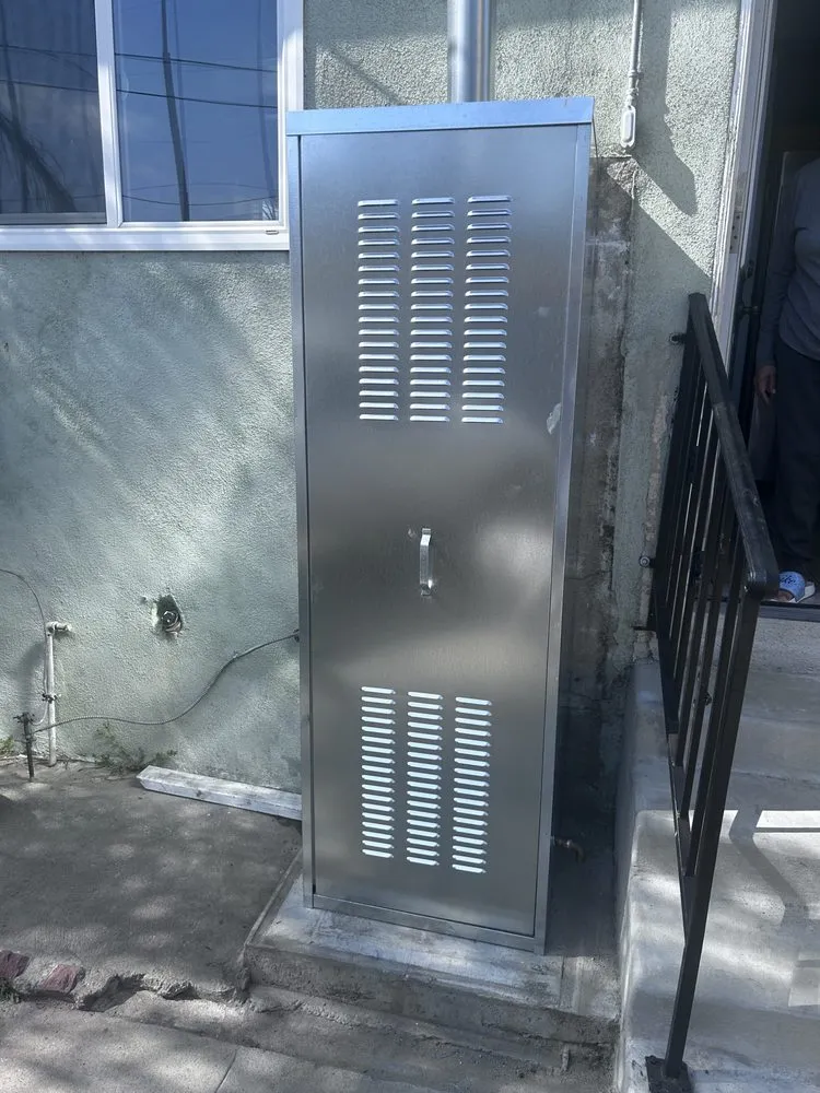 Slide of Richie's Handyman Services