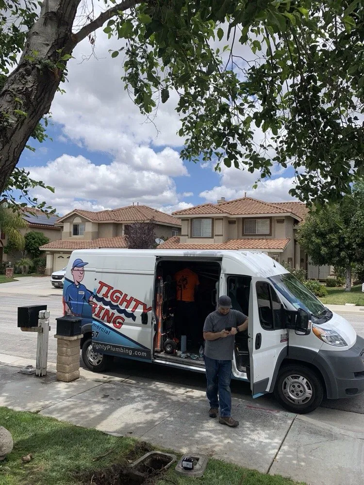 Emergency plumbing repair service in Riverside, CA - Righty Tighty Plumbing