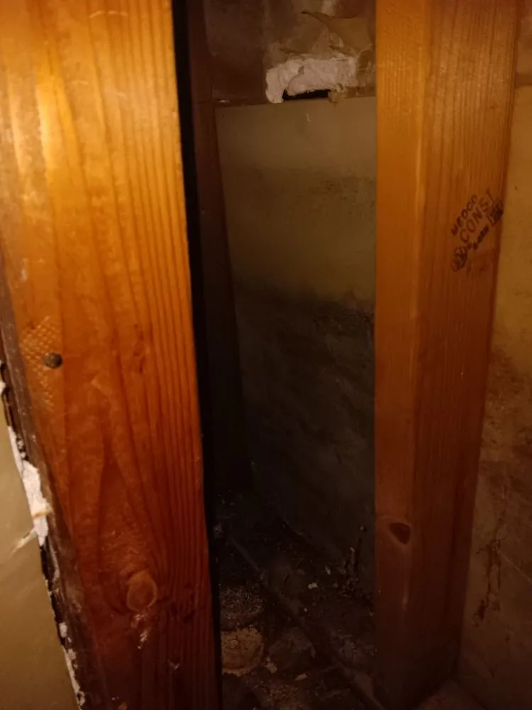 Slide of Risk Free Services