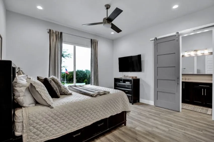 Slide of River Hills Homes