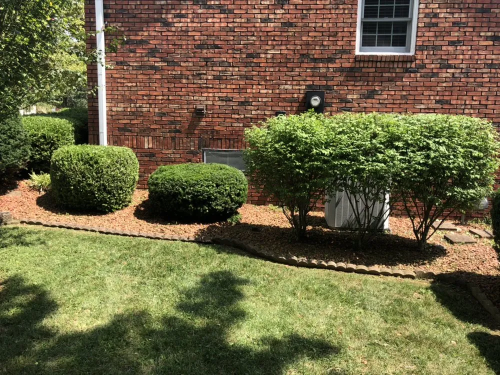 Slide of R&L Lawn and Landscape