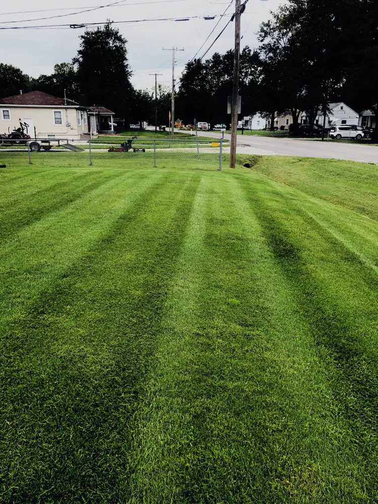 Slide of R&L Lawn and Landscape