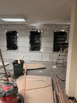 RoachFamilyEnterprises Logo