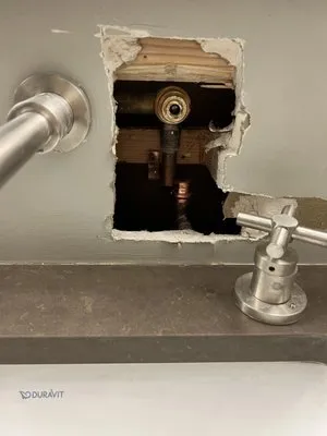 Rob West Plumbing Logo