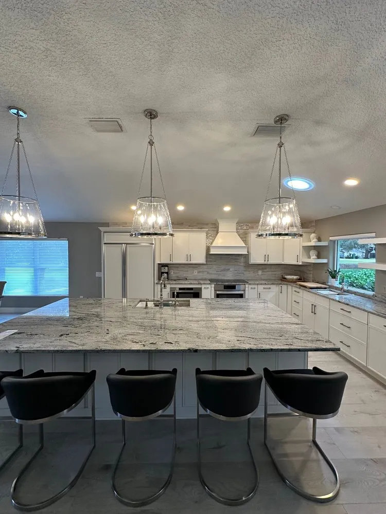 Slide of Roberto' Flooring & Remodeling