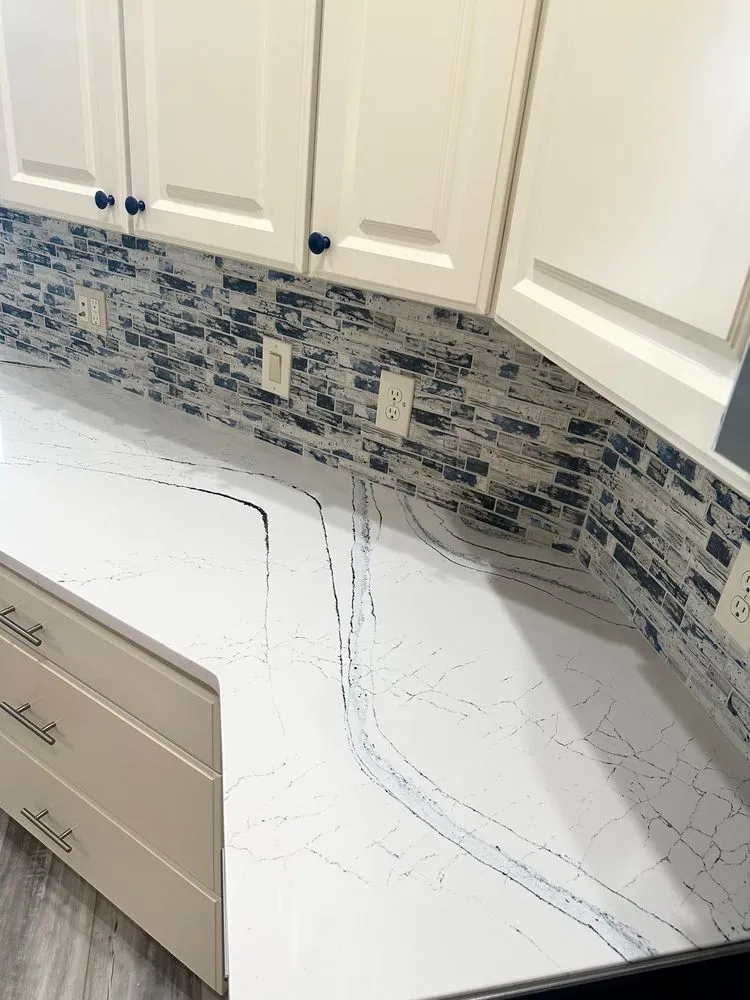 Slide of Roberto' Flooring & Remodeling