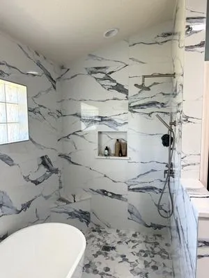 Roberto' Flooring & Remodeling