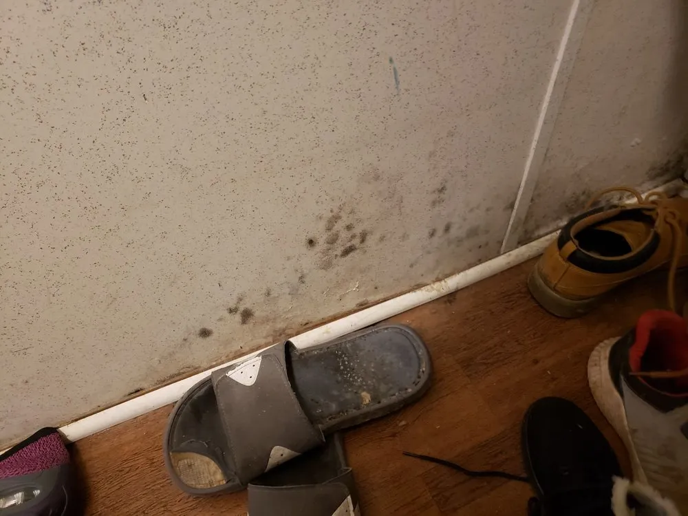 Slide of Roberts Handyman & Contracting