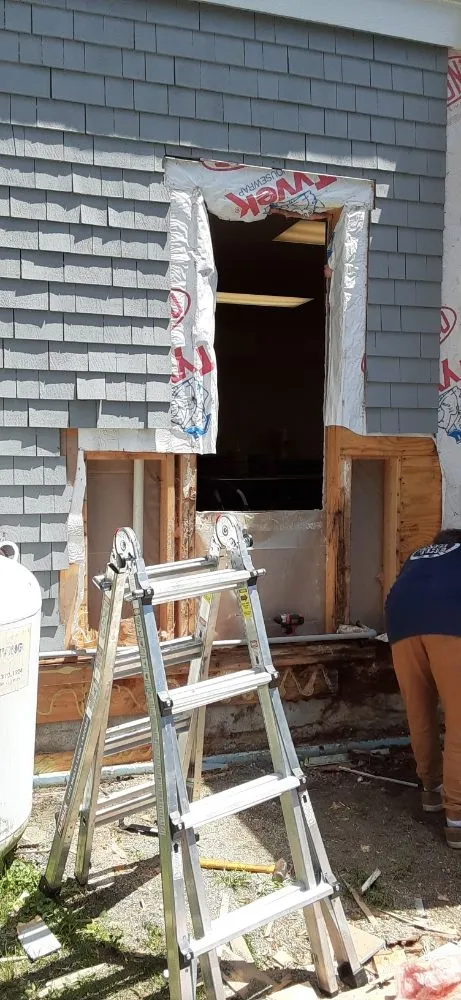 Slide of Robert's Handyman Services