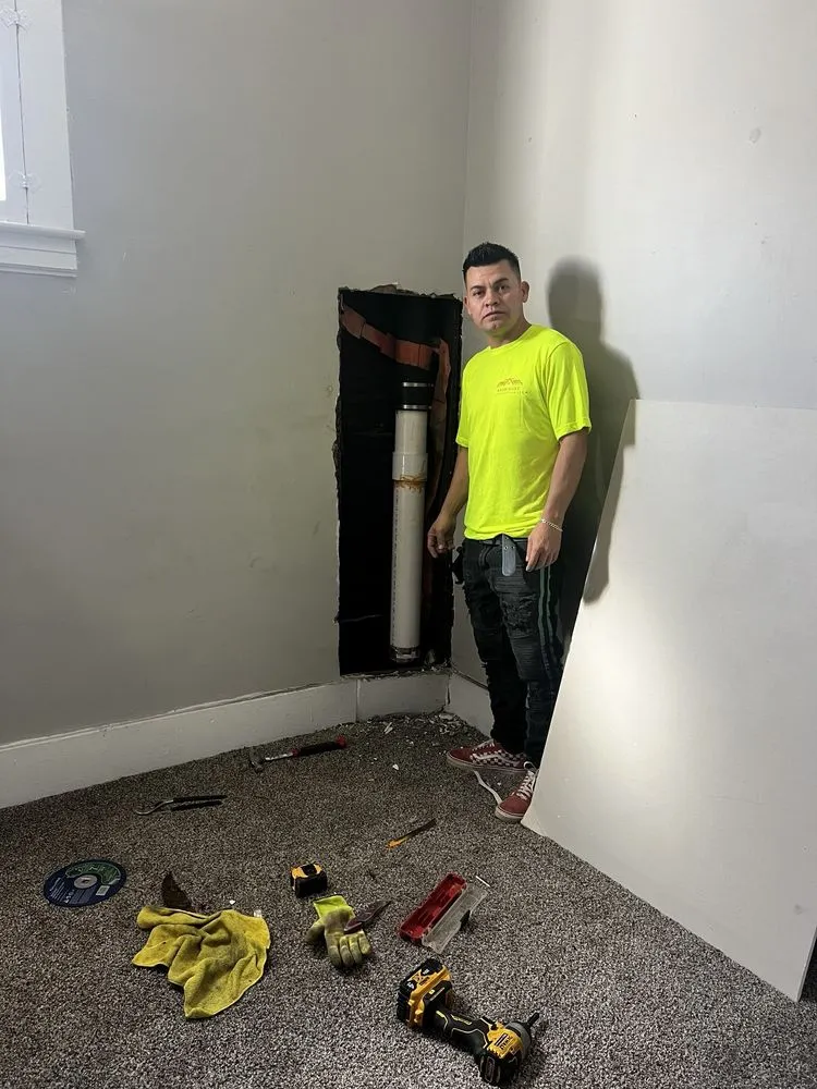 Expert emergency plumbing for homes in Louisville, KY by Rodriguez Construction