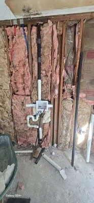 Rolando Plumber Logo