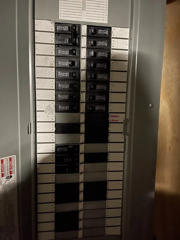 Slide of Roldan Electric & Plumbing Services