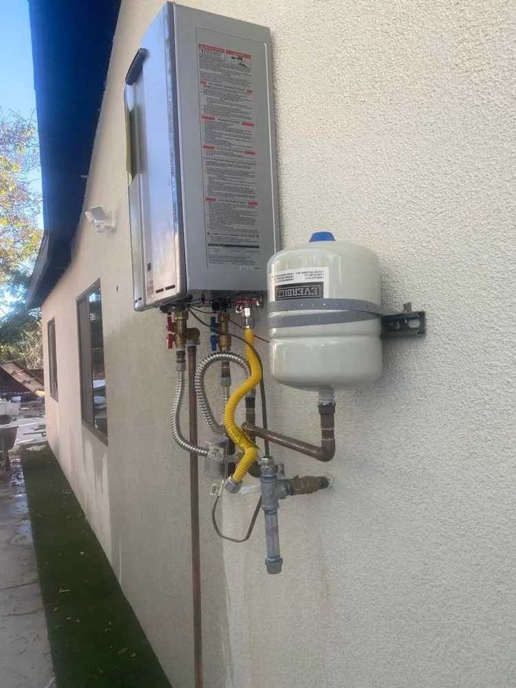 Emergency pipe repair experts serving Sun Valley, CA - Rolling's Best Plumbing Solutions