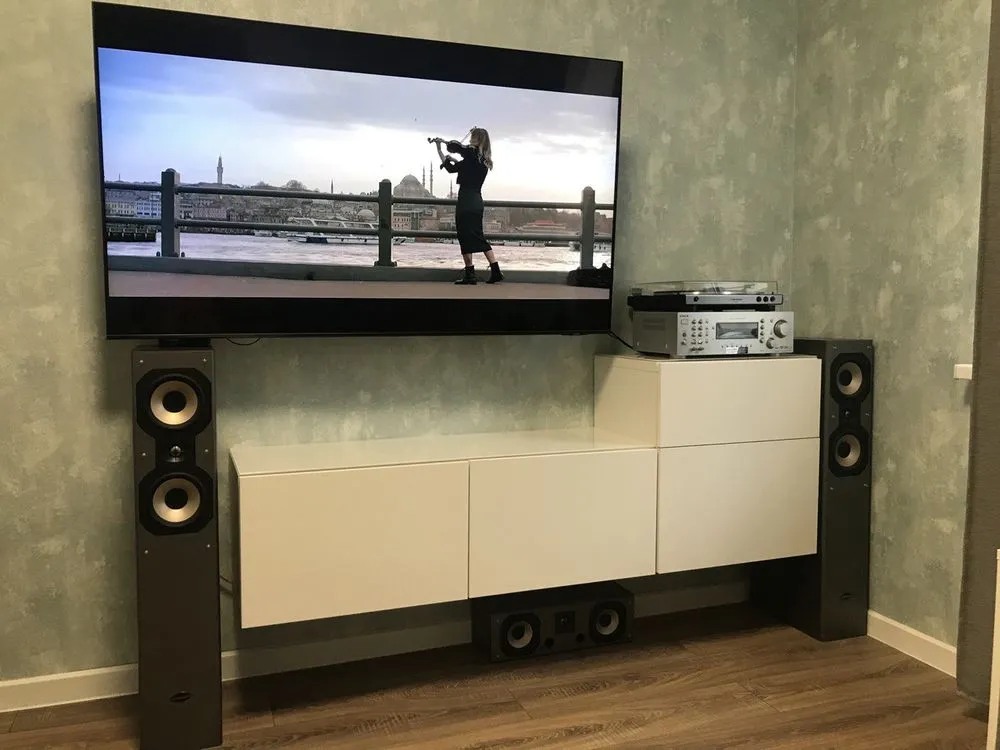 Slide of Roman LA Pro Handyman