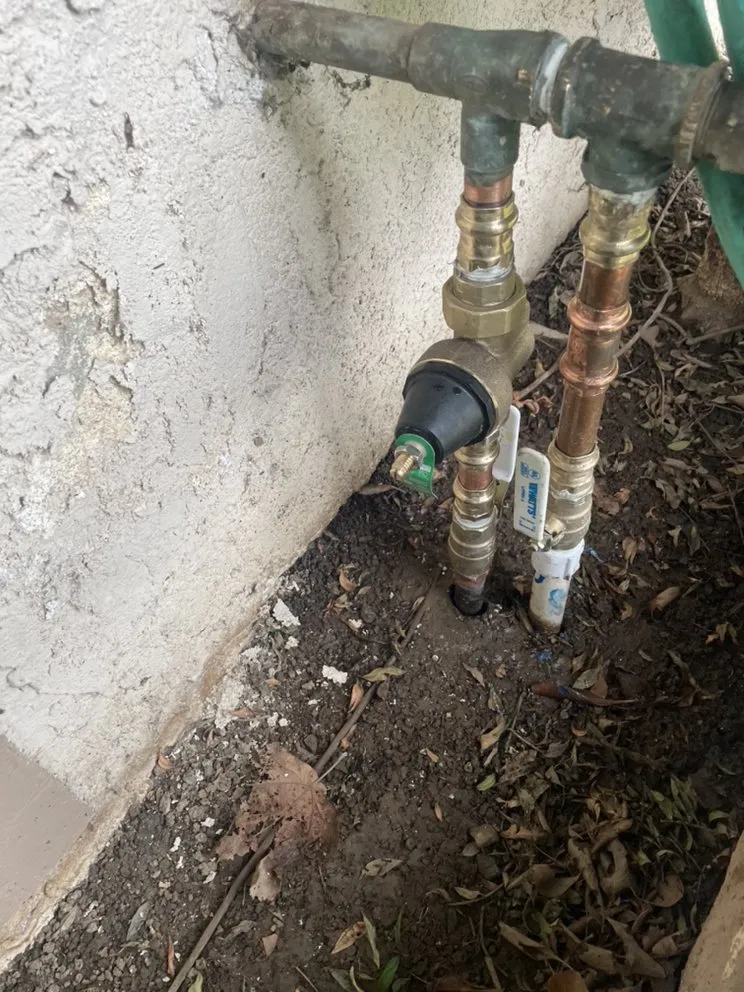 Trusted emergency plumbing experts serving Long Beach, CA - Roman Plumbing & Heat