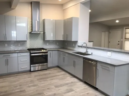 Romeo Construction Logo