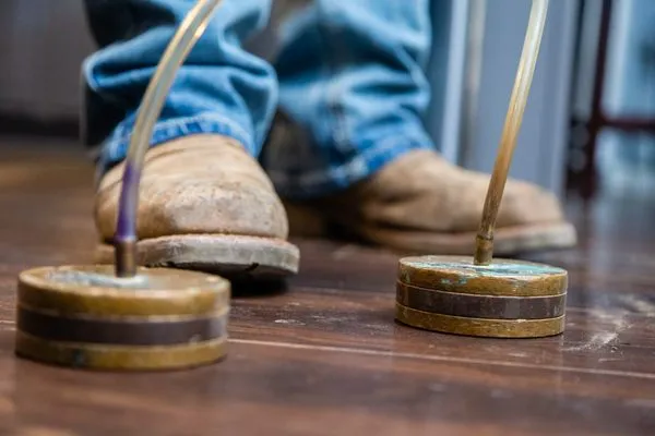 Ron Hale Plumbing & Slab Leak Repair Logo