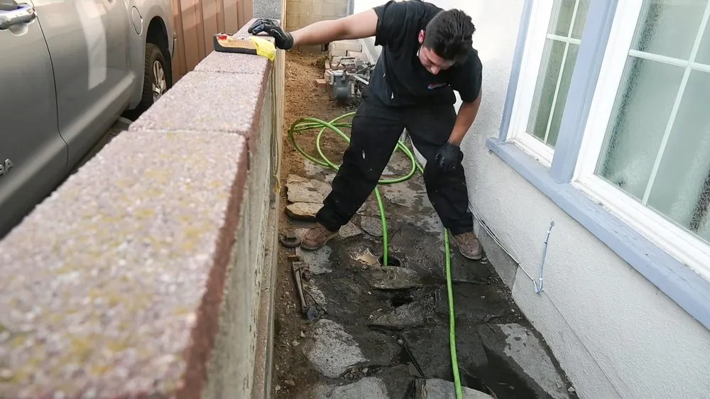 Emergency pipe repair experts serving Los Angeles, CA - Rooter Solutions