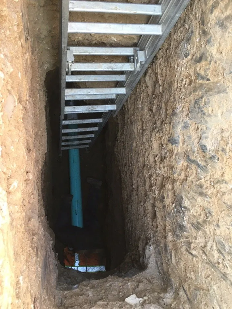 Slide of Rooters & Plumbing On Time