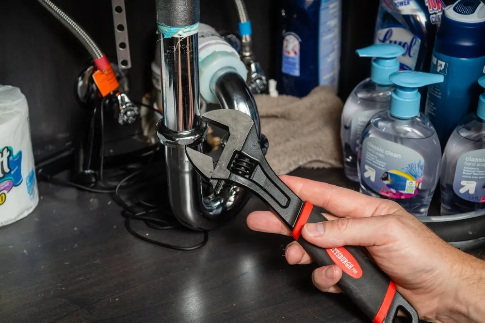 Affordable leak detection in Oakbrook Terrace, IL by Roots Be Gone