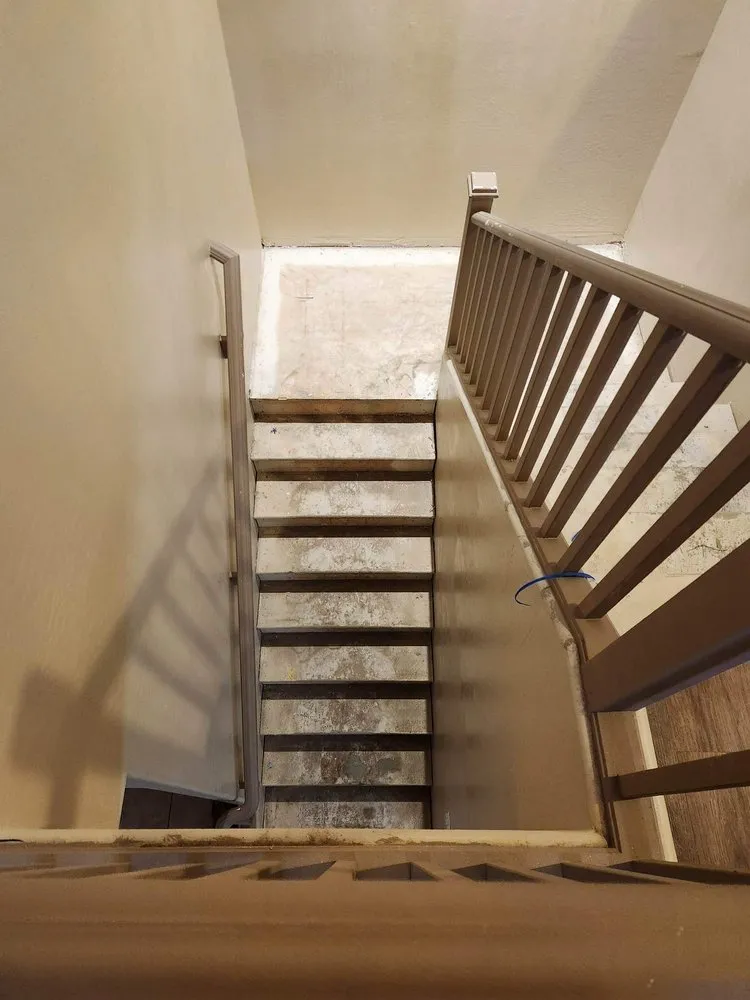 Slide of Rosé Restoration and Handyman