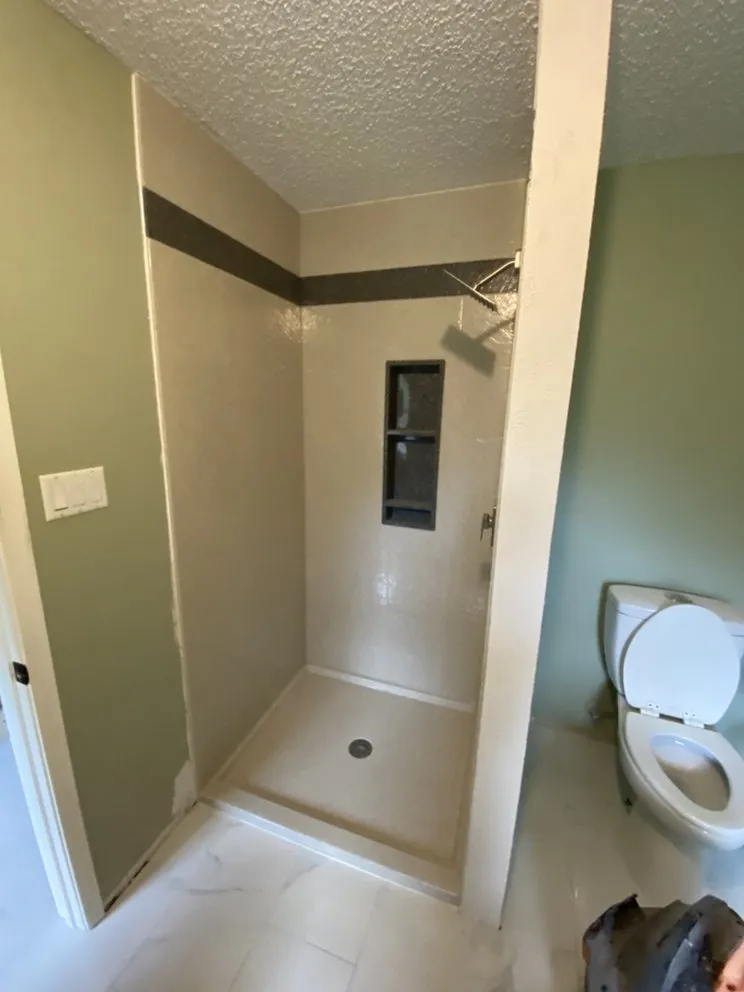 Slide of Rosendo Bathroom