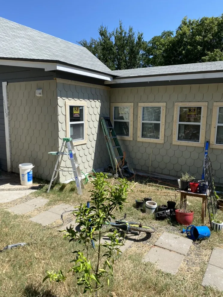 Slide of Rosendo Bathroom