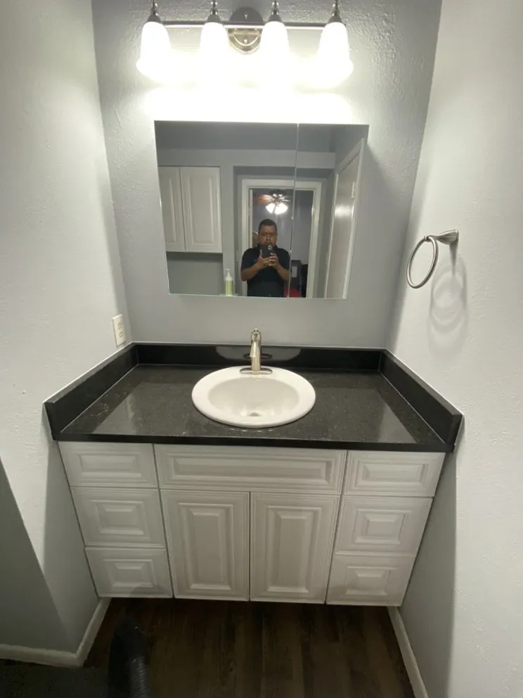 Slide of Rosendo Bathroom