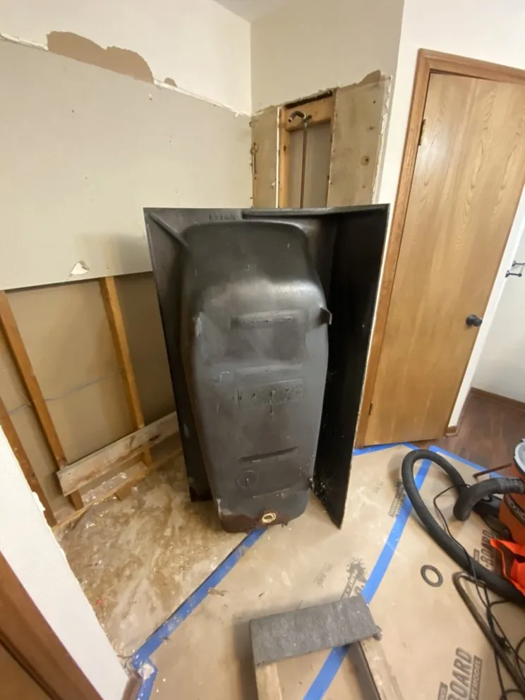 Slide of Rosendo Bathroom