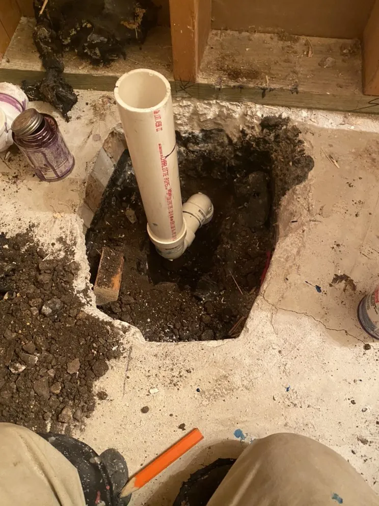 Trusted emergency plumbing experts serving Kingsland, TX - Rosendo Bathroom