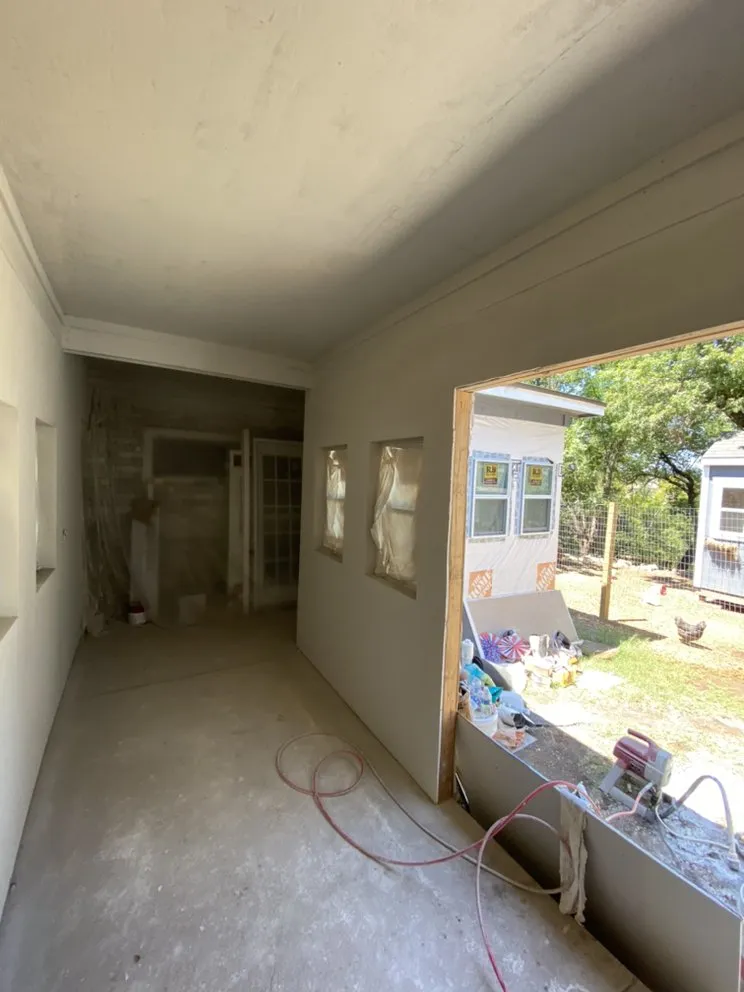 Slide of Rosendo Bathroom