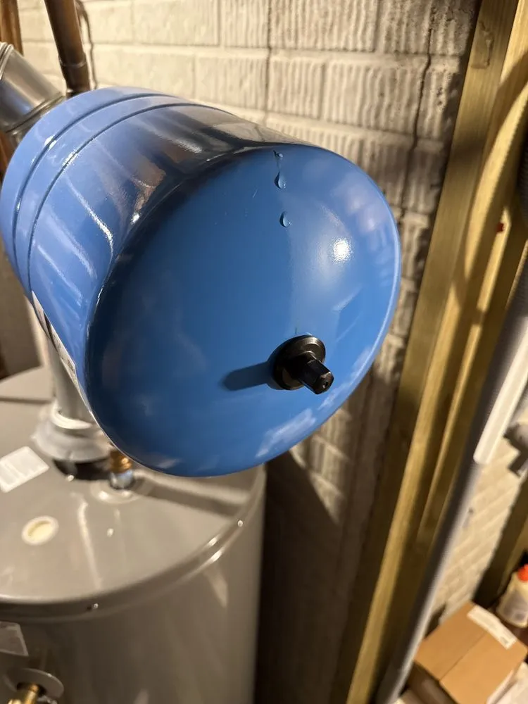 Expert water heater service service in Omaha, NE - Roto-Rooter Plumbing & Water Cleanup