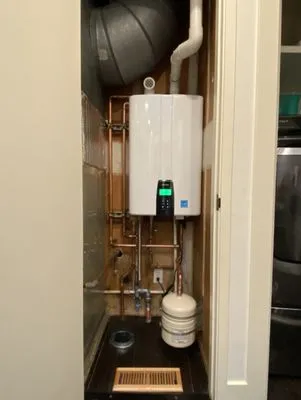 Roto Tech Plumbing Logo