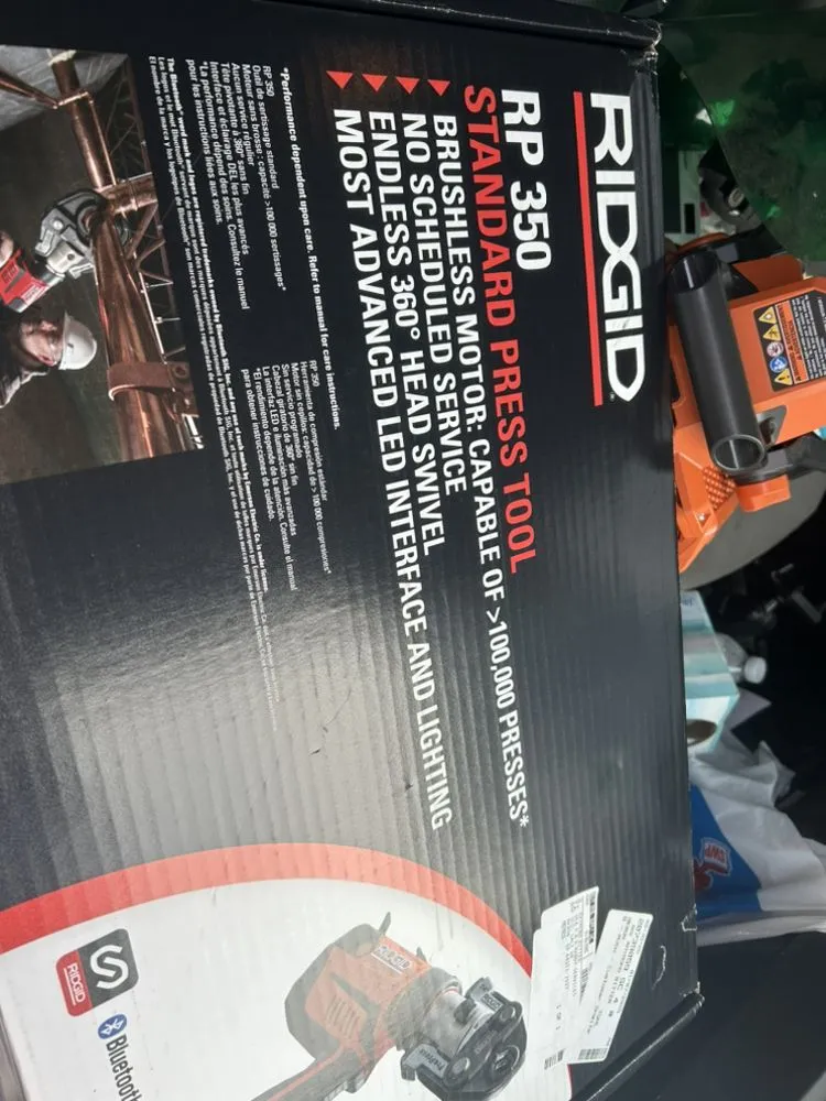 Slide of R&R Handy Services