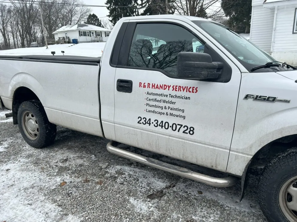 Slide of R&R Handy Services