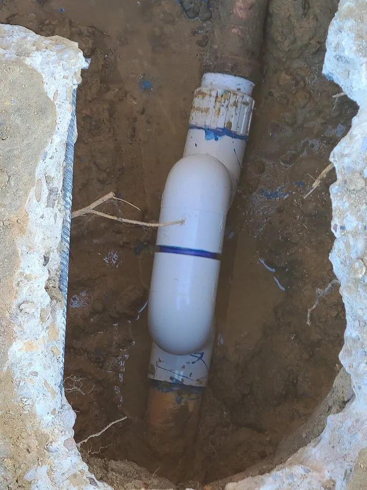 Slide of R&R Plumbing