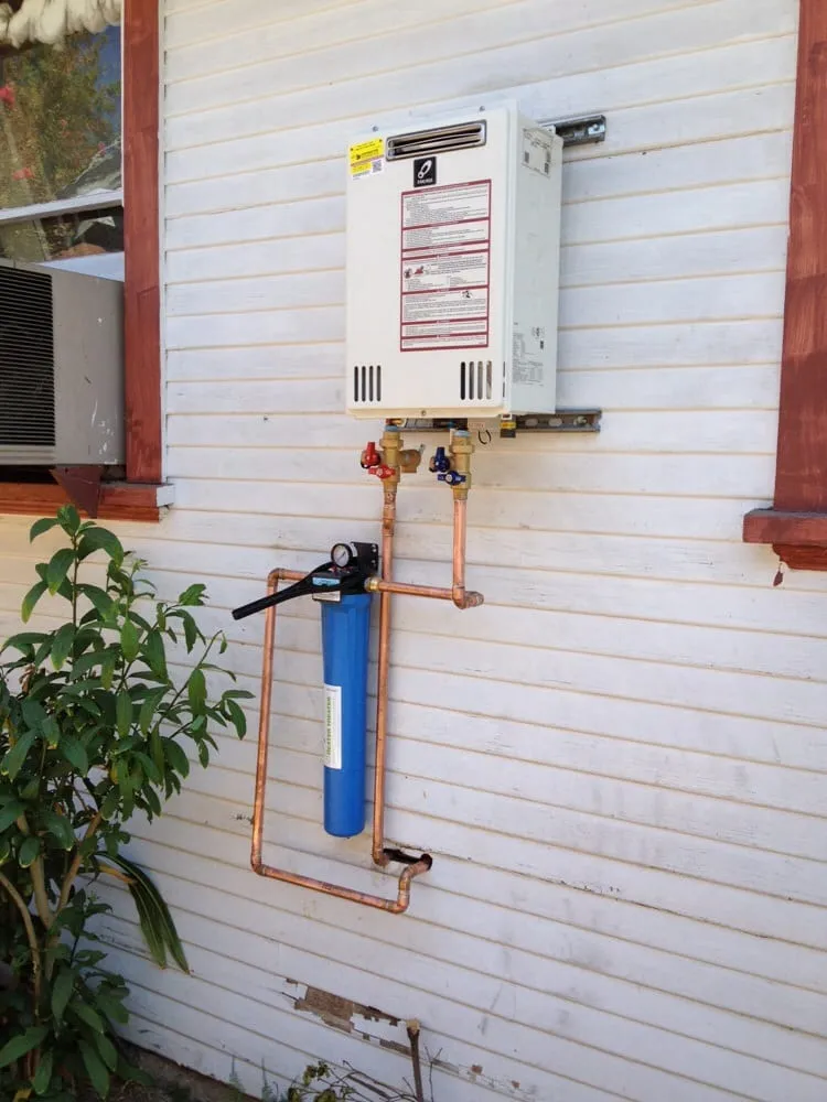 Trusted water heater service experts serving Paramount, CA - Safari Plumbing & Rooter