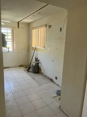 Santhos Solutions Logo