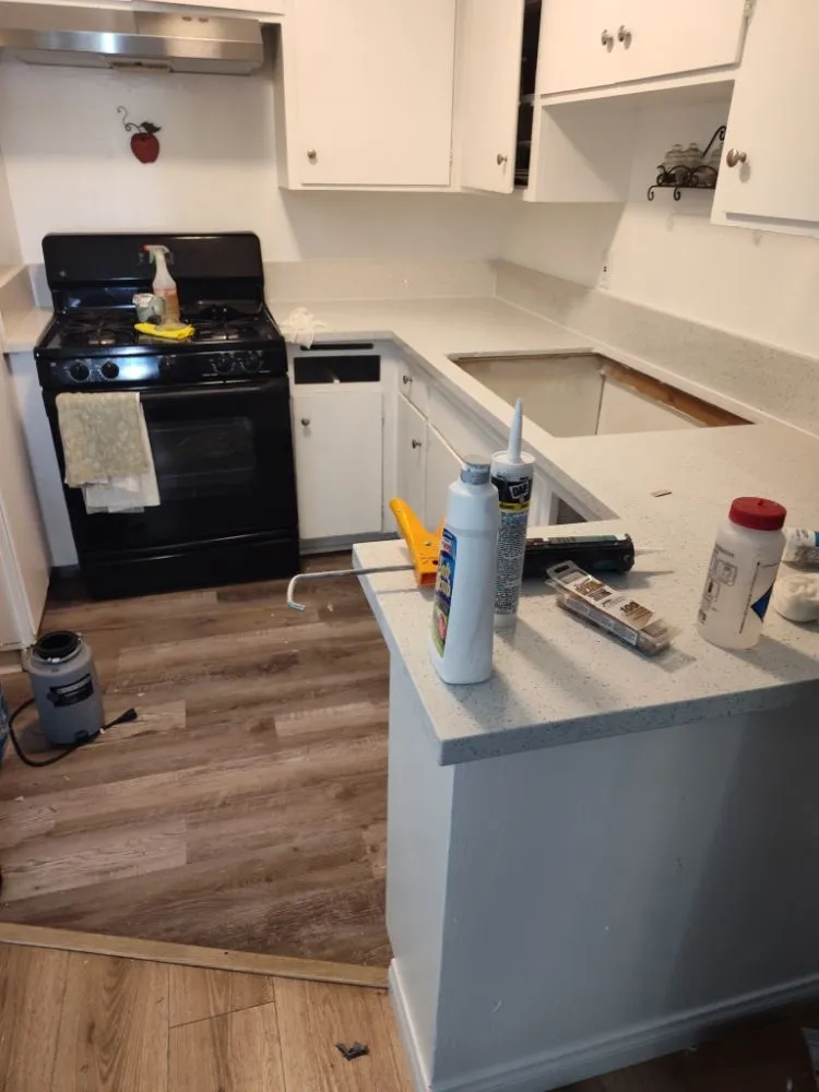 Slide of Santos Sazo Handyman