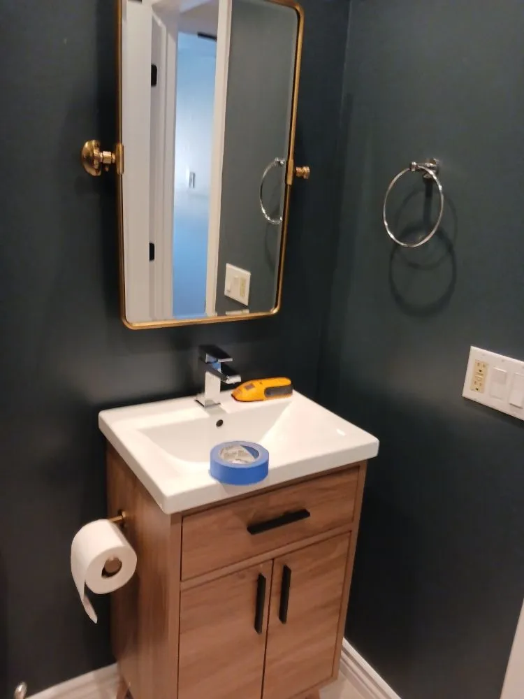 Slide of Santos Sazo Handyman