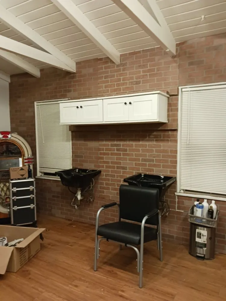 Slide of Santos Sazo Handyman