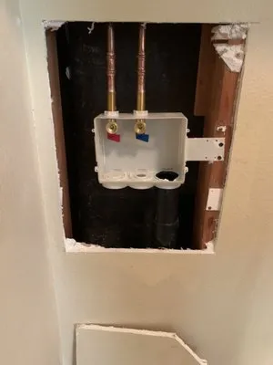 Sav-On Plumbing Logo